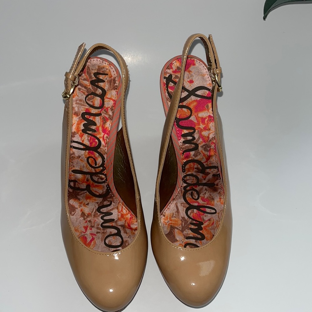 Sam Edelman performs size 7.5